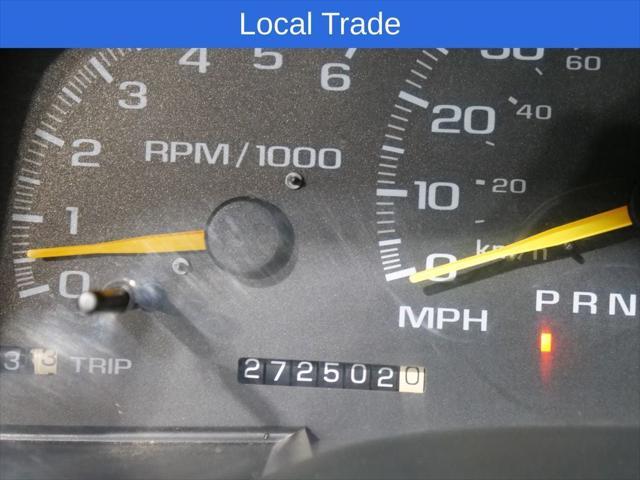 Used cars for sale 1999 GMC Suburban SL, price is 2624, vin 3GKFK16R6XG526174 in Fargo, ND, dealer name is Corwin Public Wholesale Best Dream car image