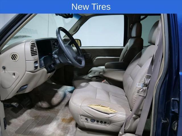 Used cars for sale 1999 GMC Suburban SL, price is 2624, vin 3GKFK16R6XG526174 in Fargo, ND, dealer name is Corwin Public Wholesale Best Dream car image