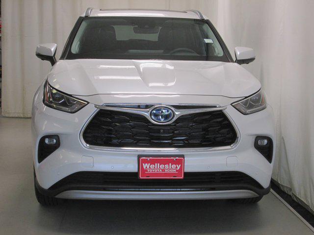 Used cars for sale 2023 Toyota Highlander Hybrid Platinum, price is 56999, vin 5TDEBRCH6PS108894 in Wellesley, MA, dealer name is Wellesley Toyota Best Dream car image